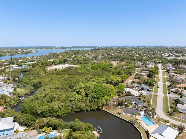 $359,999 | 110 North Delaware Boulevard, Unit 13A, Jupiter, FL 33458