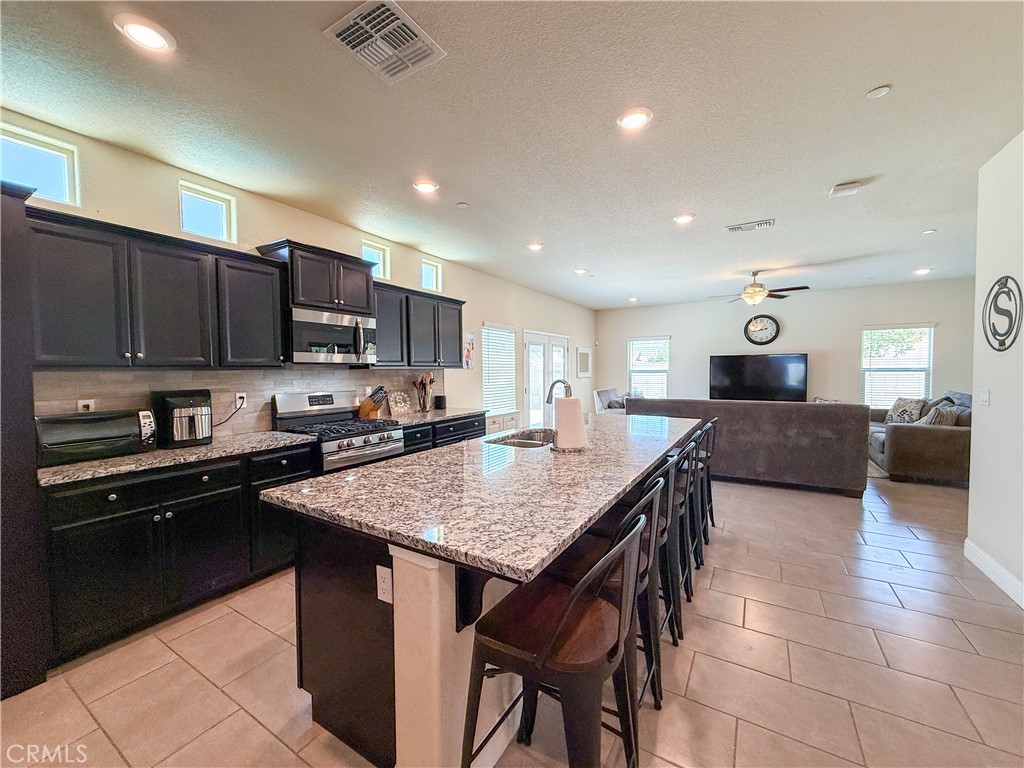 4407 Kerr Court Merced, CA 95348 - Photo 5 of 30 Kitchen with Island.