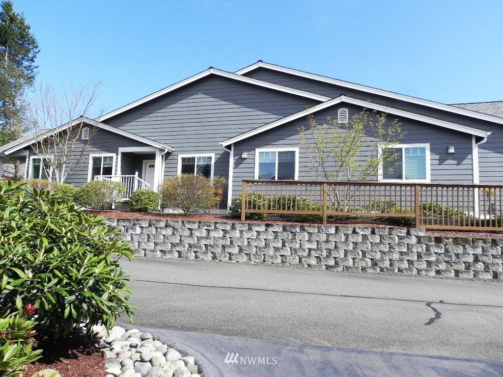 160 East Soderberg Road, Unit M36 Allyn, WA 98524 - Photo 2 of 25