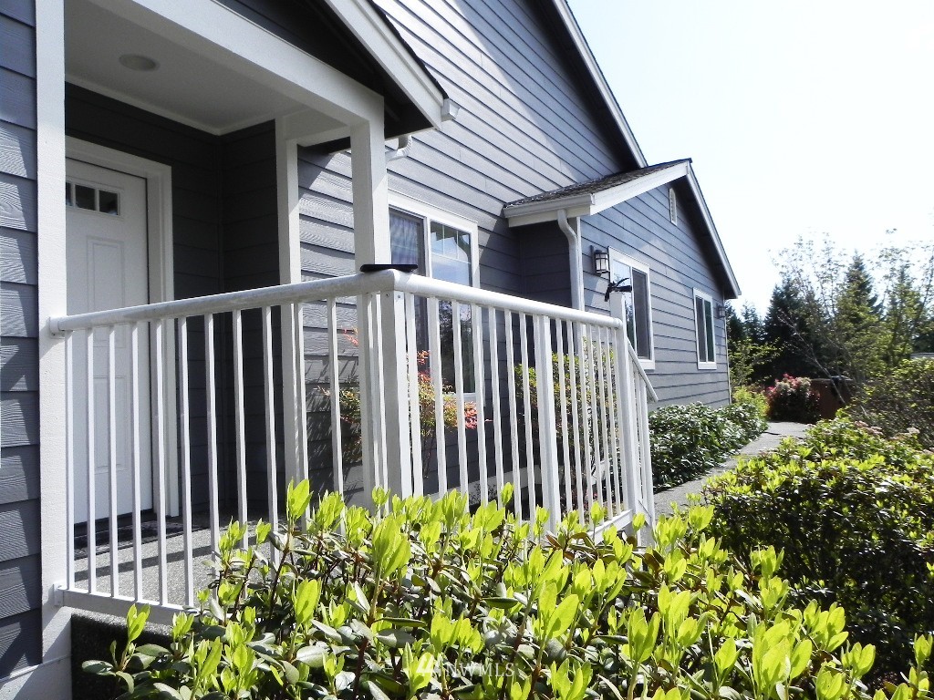 160 East Soderberg Road, Unit M36 Allyn, WA 98524 - Photo 5 of 25