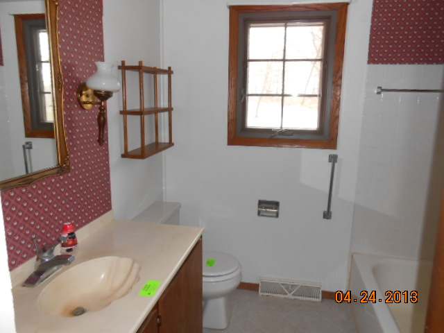 5243 Sandy Loop Rhinelander, WI 54501 - Photo 8 of 14 Gallery Image 8