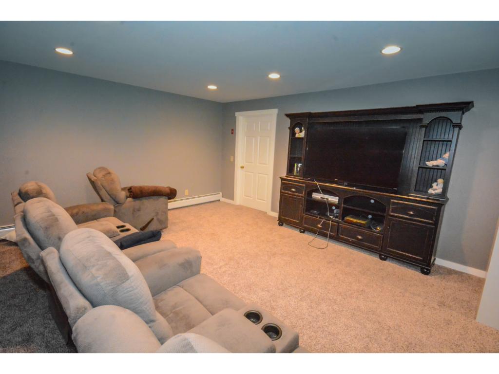 59 D Greenspring Road, Unit D West Dover, VT 05356 - Photo 3 of 20 Gallery Image 3