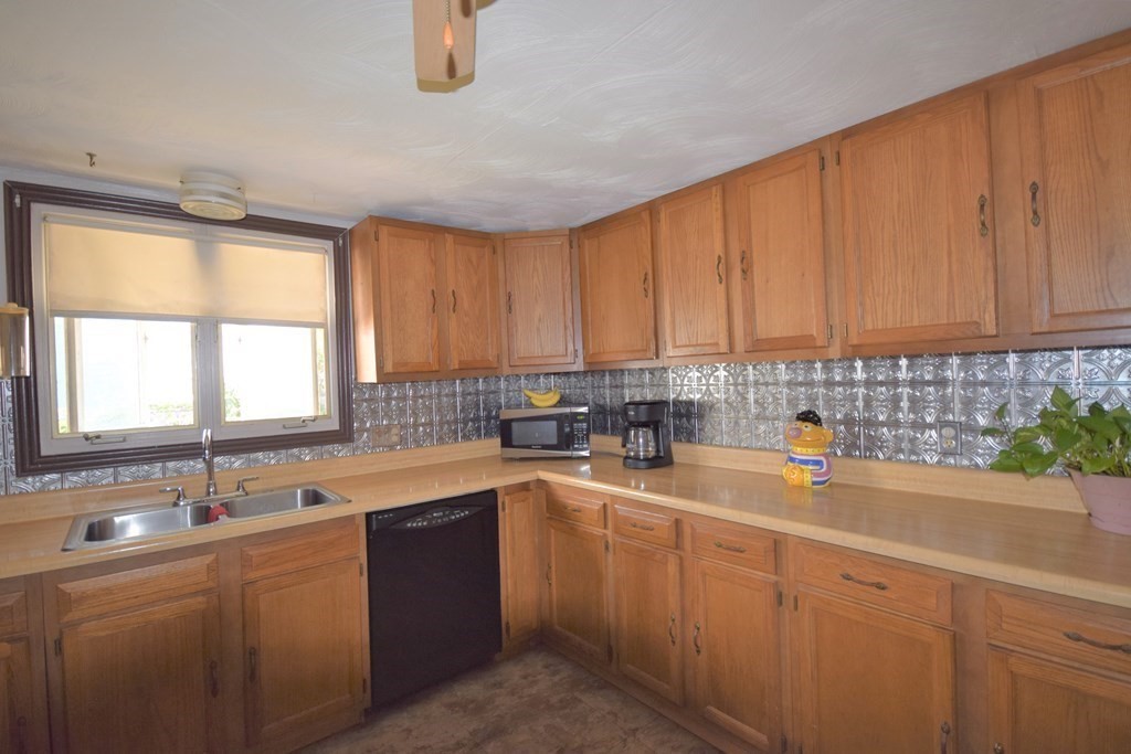 83 Pleasant Street Ware, MA 01082 - Photo 5 of 19 Gallery Image 5