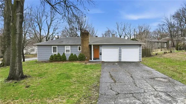 $179,500 | 4722 Claremont Avenue, Kansas City, MO 64133