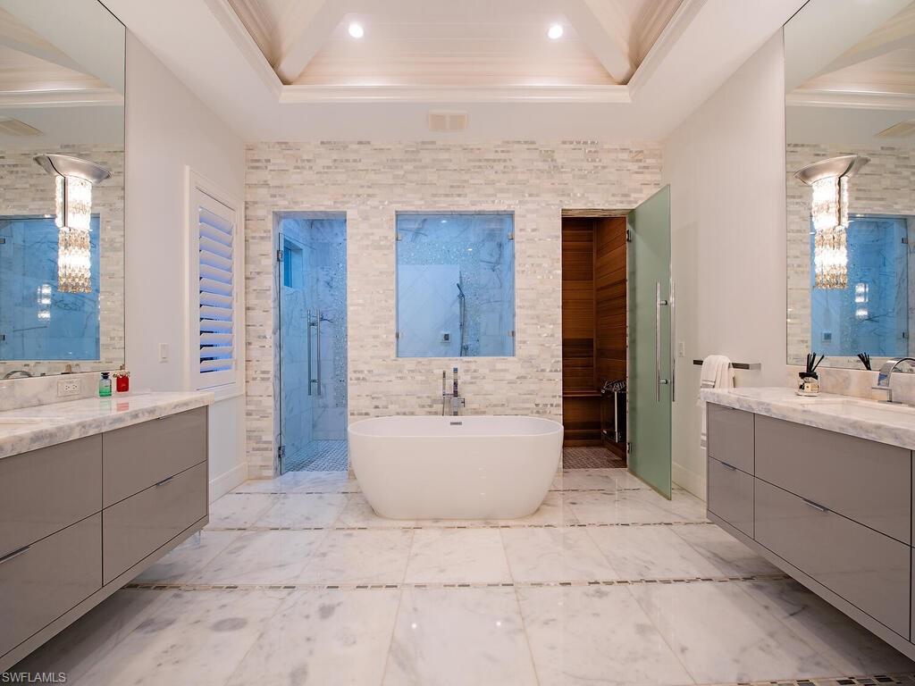 3801 Crayton Road Naples, FL 34103 - Photo 20 of 47