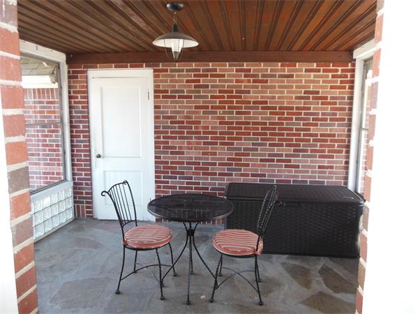 139 Hazardville Road Longmeadow, MA 01106 - Photo 3 of 29 Gallery Image 3