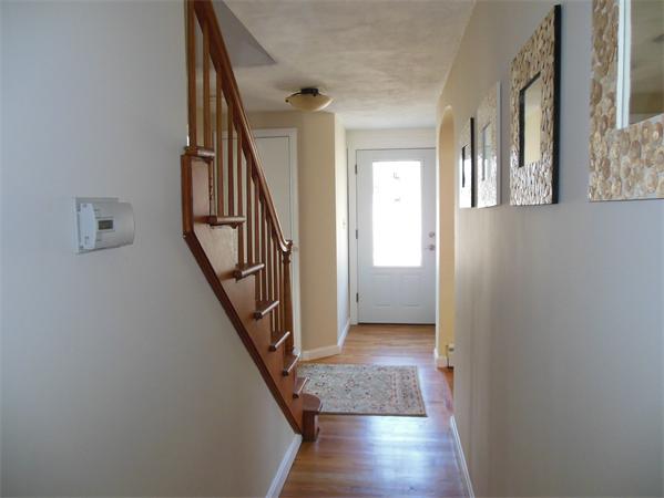 139 Hazardville Road Longmeadow, MA 01106 - Photo 4 of 29 Gallery Image 4