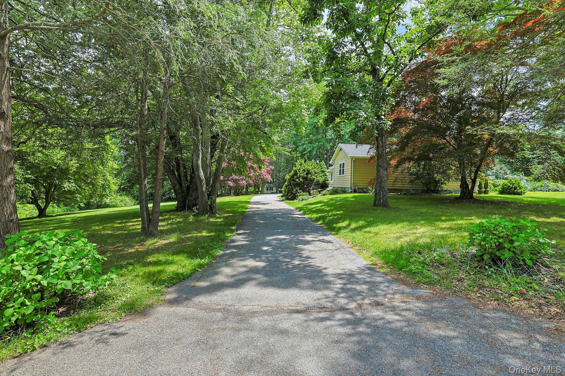 3 Meadow Park Road Baldwin Place, NY 10505 - Photo 3 of 36