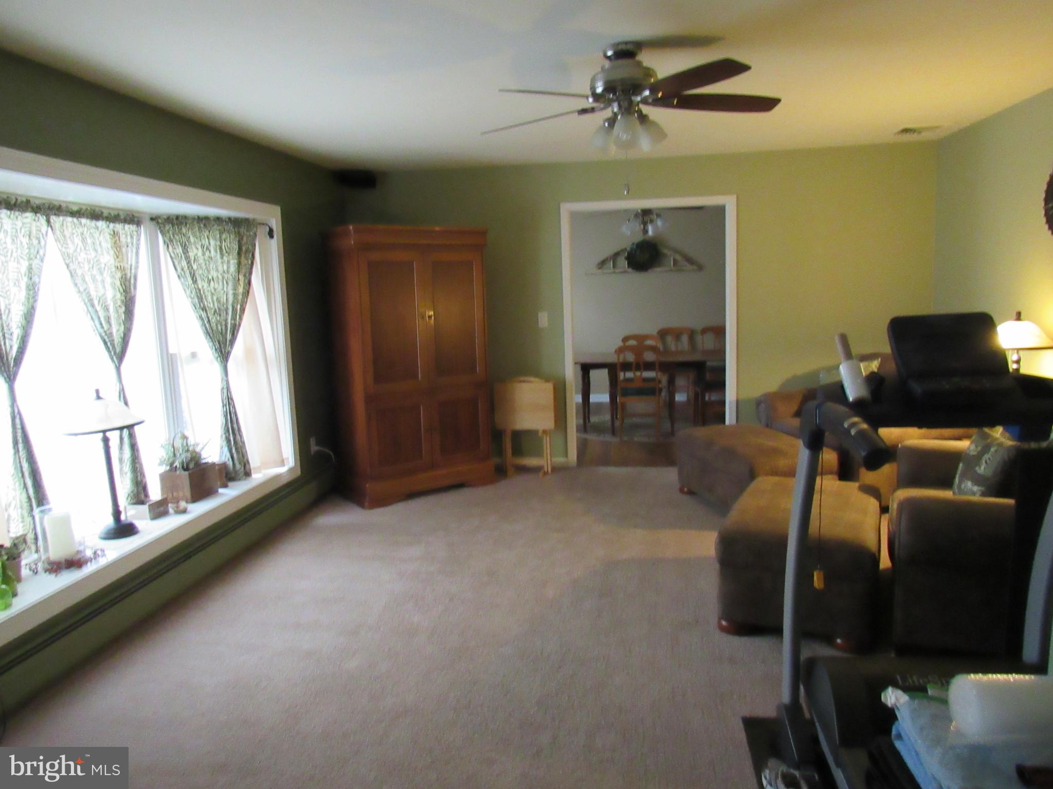 604 Mountain Road Boyertown, PA 19512 - Photo 18 of 55 Living Room