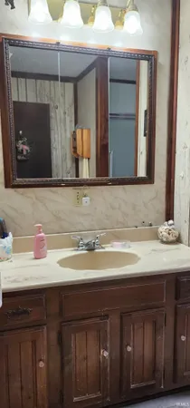 $1,200,000 | 3751 East 450 South, Washington, IN 47501