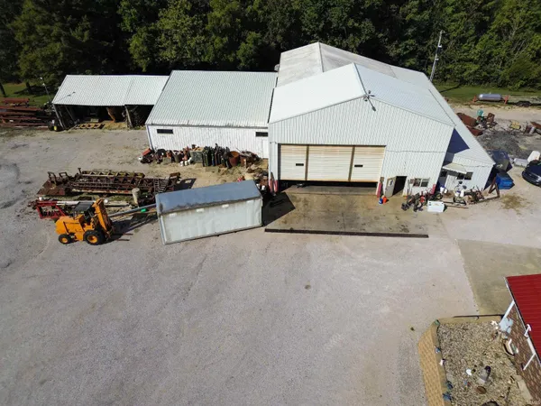 $1,200,000 | 3751 East 450 South, Washington, IN 47501