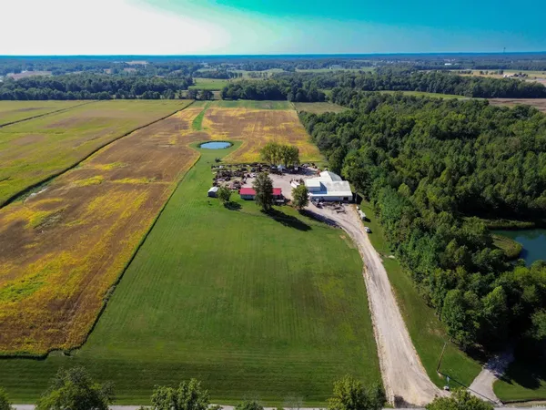 $1,200,000 | 3751 East 450 South, Washington, IN 47501