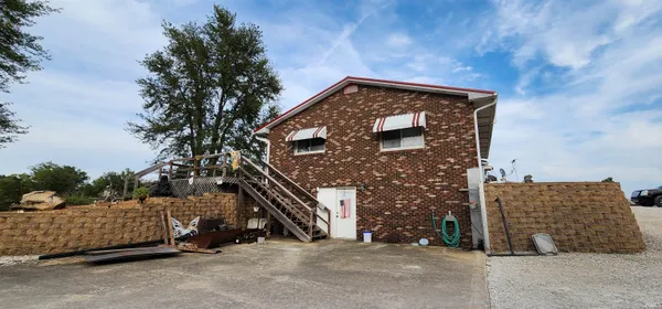 $1,200,000 | 3751 East 450 South, Washington, IN 47501