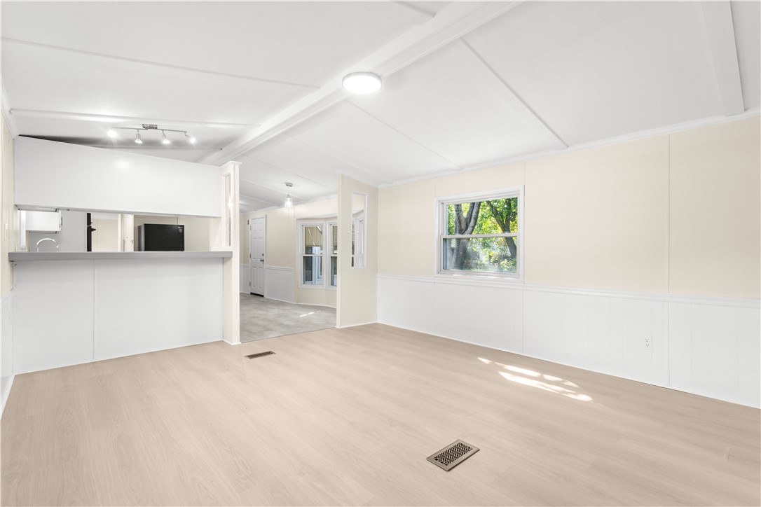 21 Lear Drive Coventry, RI 02816 - Photo 6 of 26