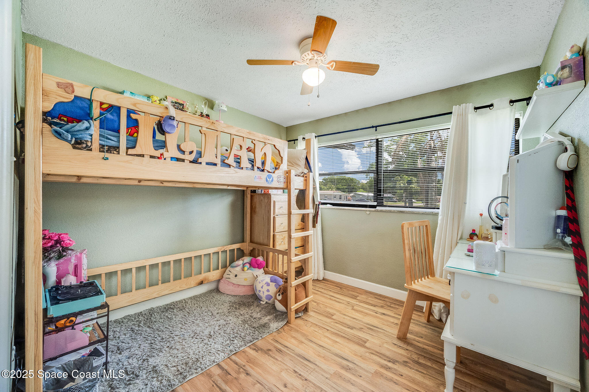 369 Western Avenue Cocoa, FL 32926 - Photo 20 of 38 a living room with furniture and a window
