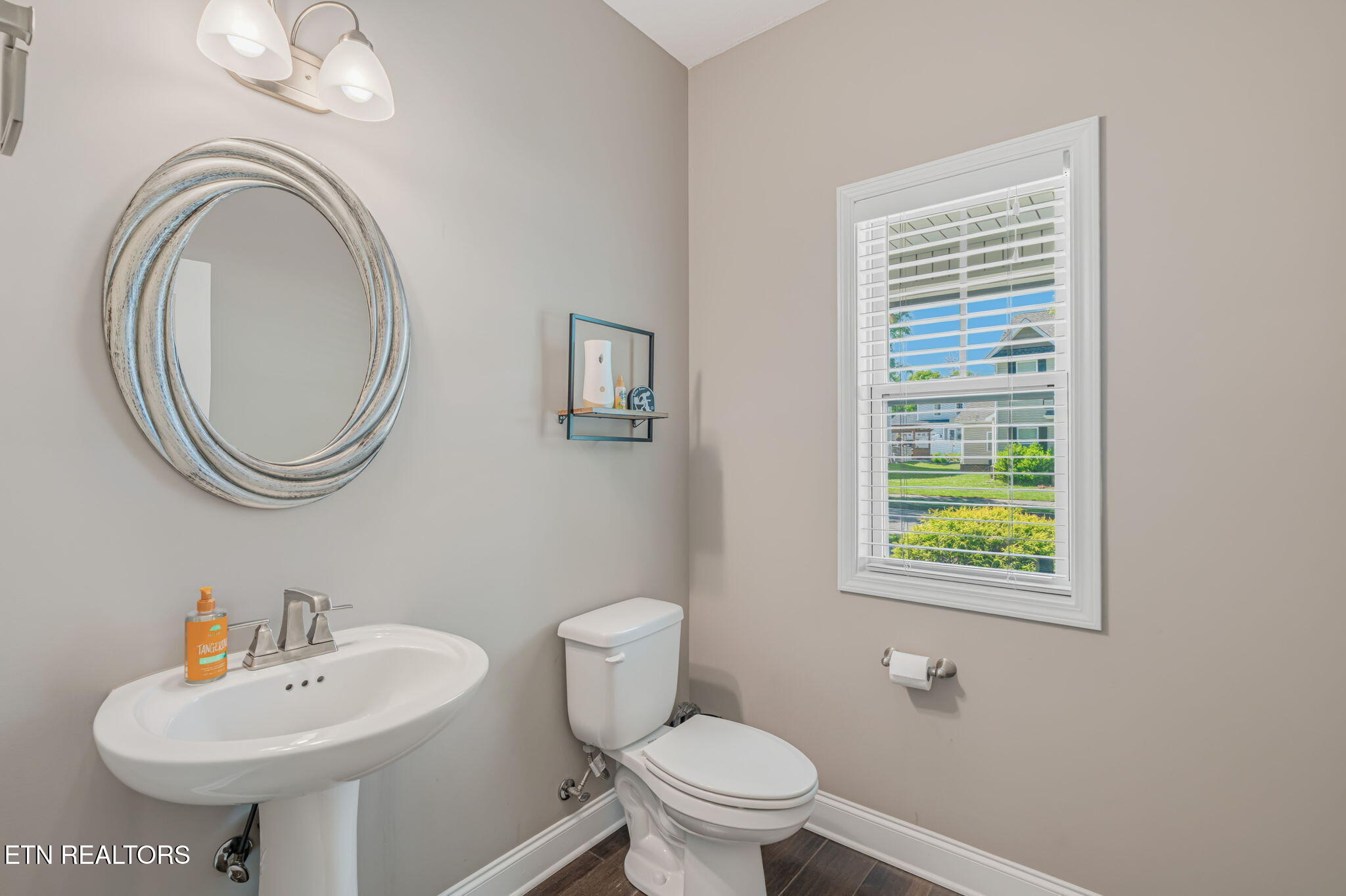 99 Fallberry Street Oak Ridge, TN 37830 - Photo 26 of 60 Powder Room