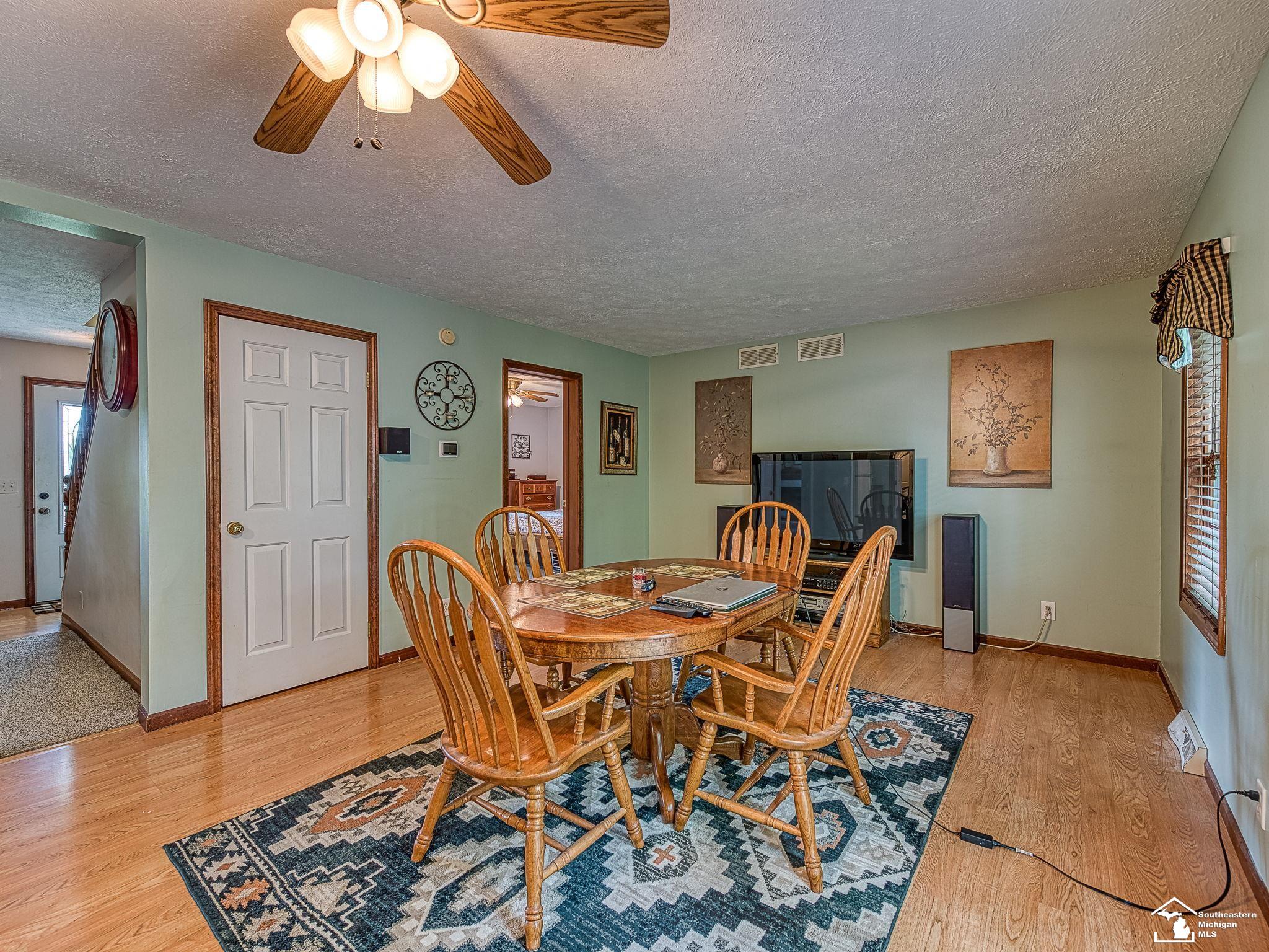 5554 East Albain Road Monroe, MI 48161 - Photo 7 of 36 50147053-f2104c5b-fd8c-4df1-86f9-e36f6103504b.JPG
