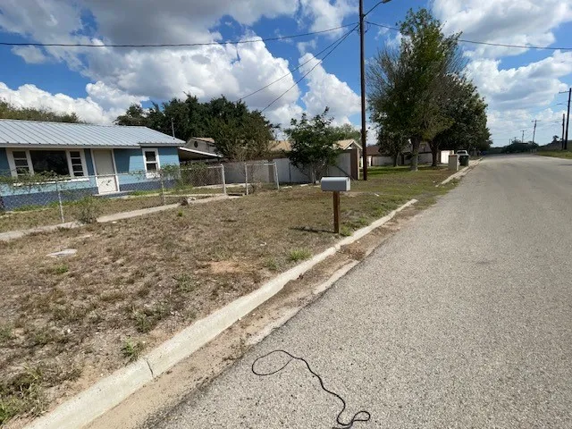 $50,000 | 103 East David Street, Hebbronville, TX 78361