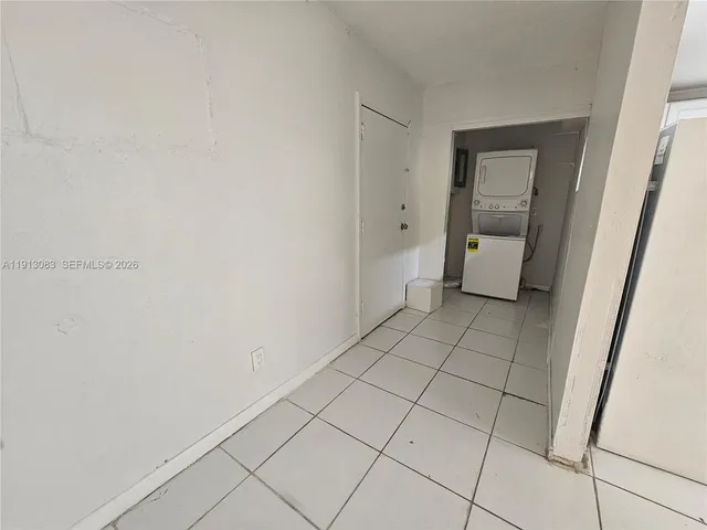 $1,900 | 1727 Fletcher Street, Unit 1, Hollywood, FL 33020