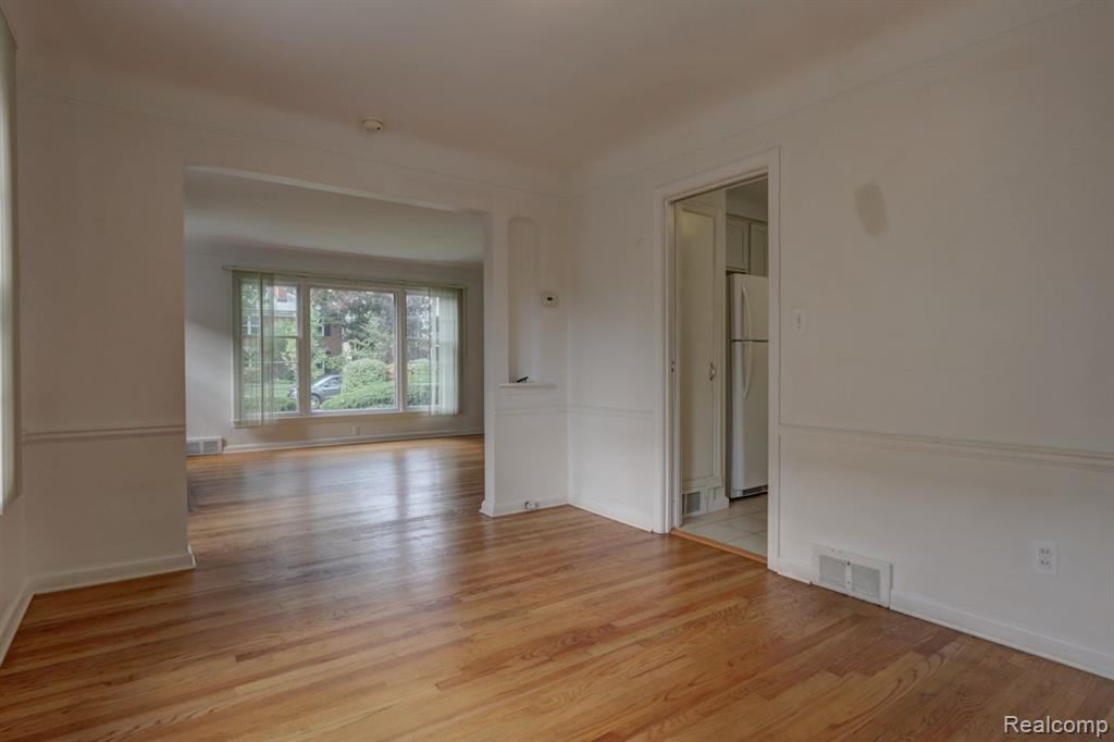 916 Harcourt Road Grosse Pointe, MI 48230 - Photo 10 of 28