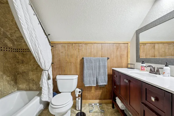 $599,000 | 1200 County Road 211, Giddings, TX 78942