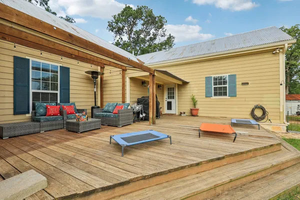 $599,000 | 1200 County Road 211, Giddings, TX 78942