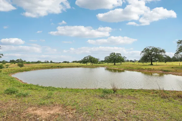 $599,000 | 1200 County Road 211, Giddings, TX 78942