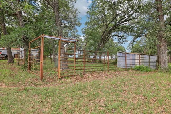 $599,000 | 1200 County Road 211, Giddings, TX 78942