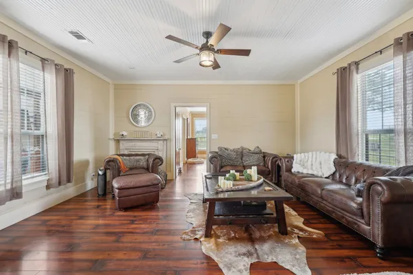 $599,000 | 1200 County Road 211, Giddings, TX 78942