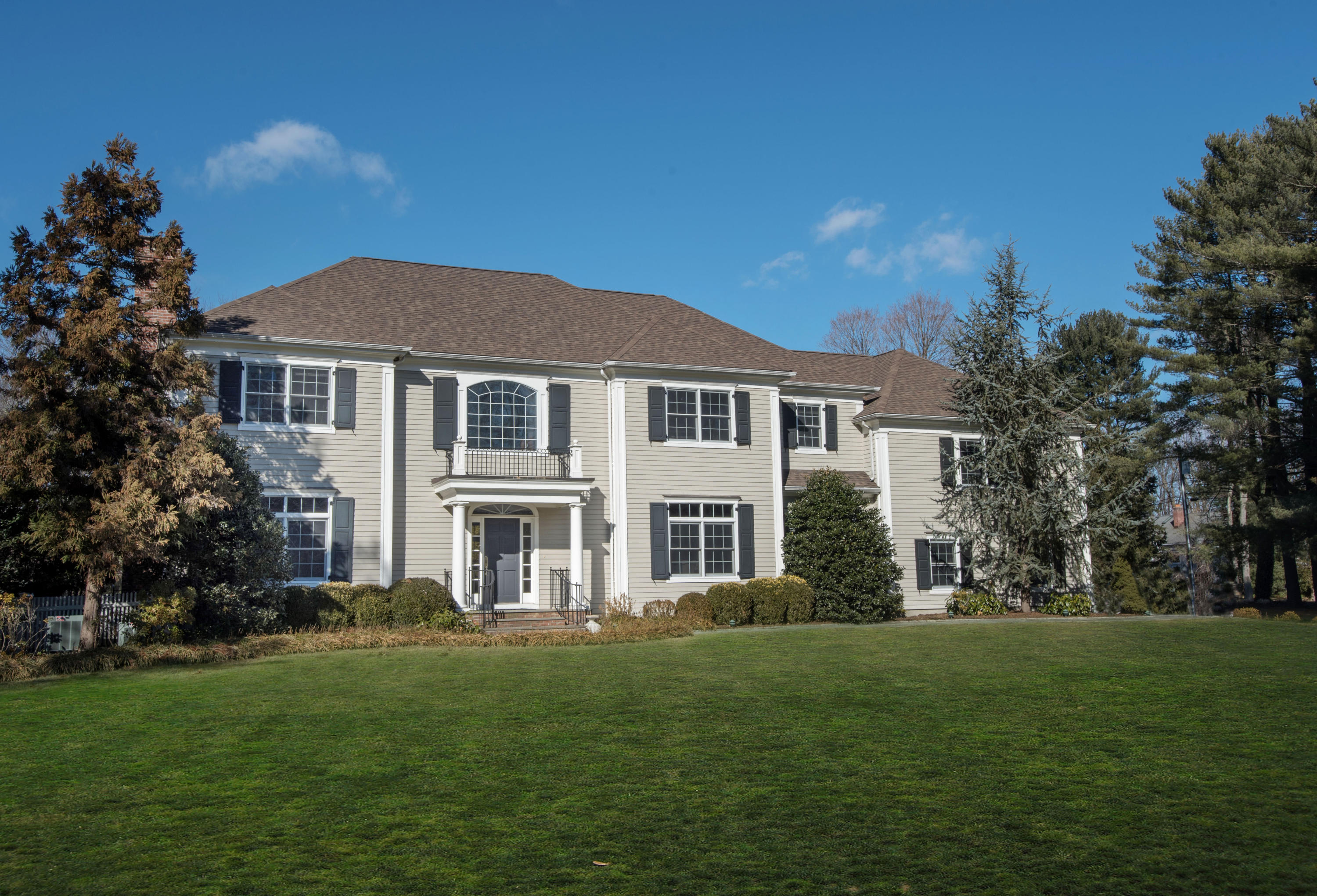 72 Conrad Road New Canaan, CT 06840 - Photo 1 of 35 Front