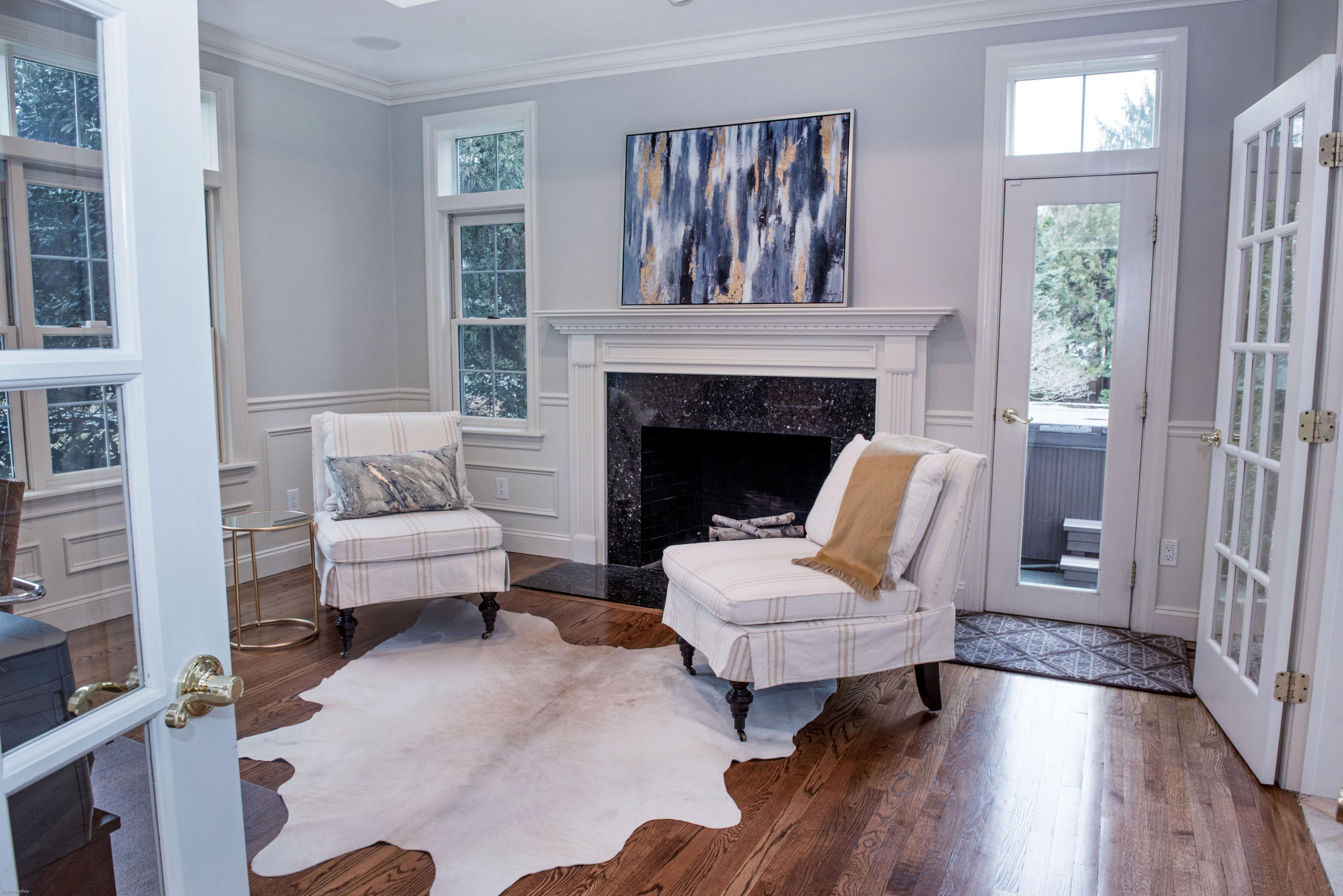72 Conrad Road New Canaan, CT 06840 - Photo 6 of 35 Library