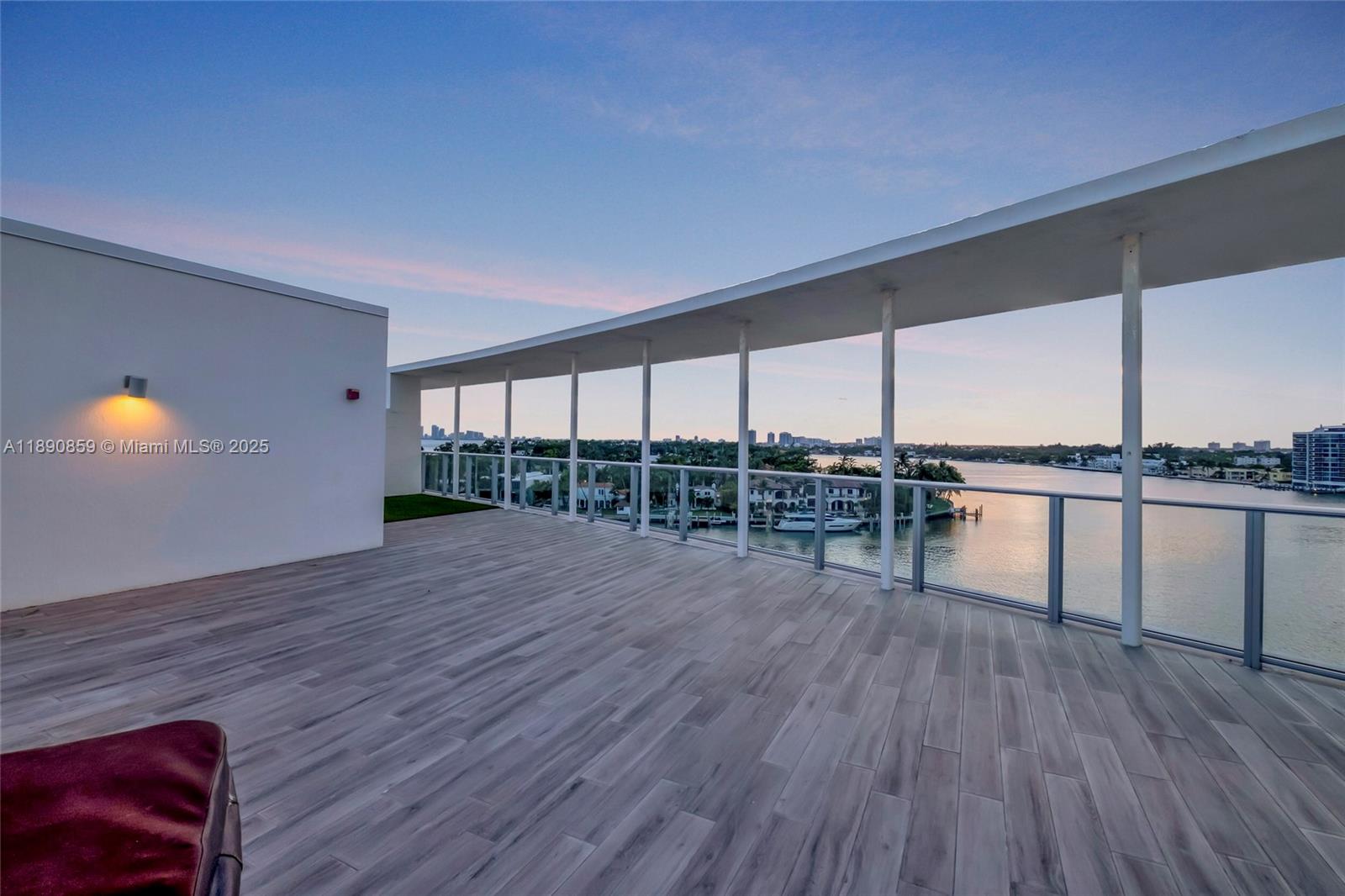 6620 Indian Creek Drive, Unit PH711 Miami Beach, FL 33141 - Photo 47 of 82