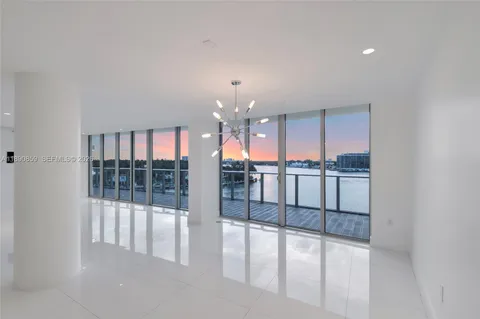 $1,995,000 | 6620 Indian Creek Drive, Unit PH711, Miami Beach, FL 33141