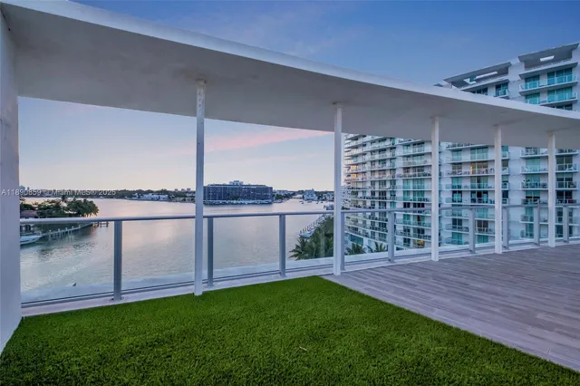 $2,250,000 | 6620 Indian Creek Drive, Unit PH711, Miami Beach, FL 33141