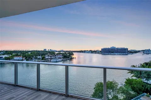 $1,995,000 | 6620 Indian Creek Drive, Unit PH711, Miami Beach, FL 33141