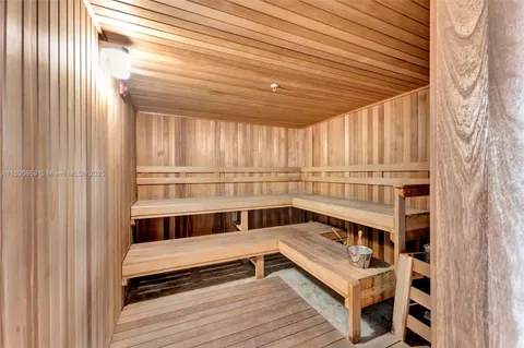 $2,250,000 | 6620 Indian Creek Drive, Unit PH711, Miami Beach, FL 33141