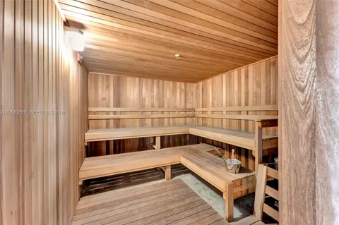 $1,995,000 | 6620 Indian Creek Drive, Unit PH711, Miami Beach, FL 33141