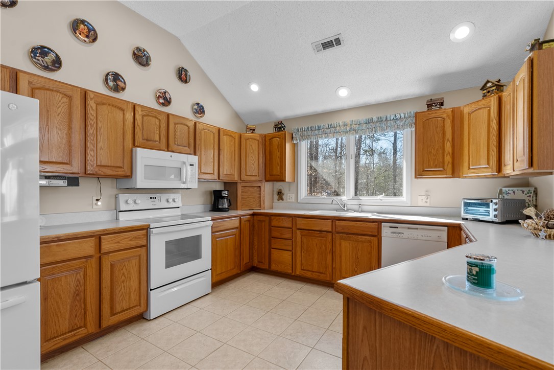 439 Cane Creek Landing Road Seneca, SC 29672 - Photo 11 of 46