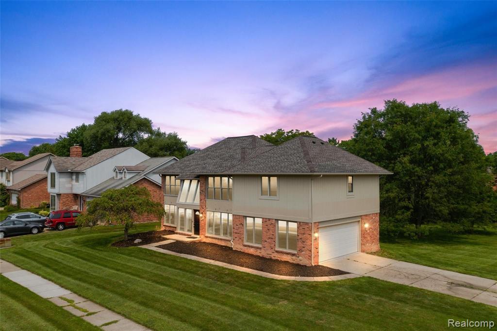 217 Streamview Drive Troy, MI 48085 - Photo 1 of 49