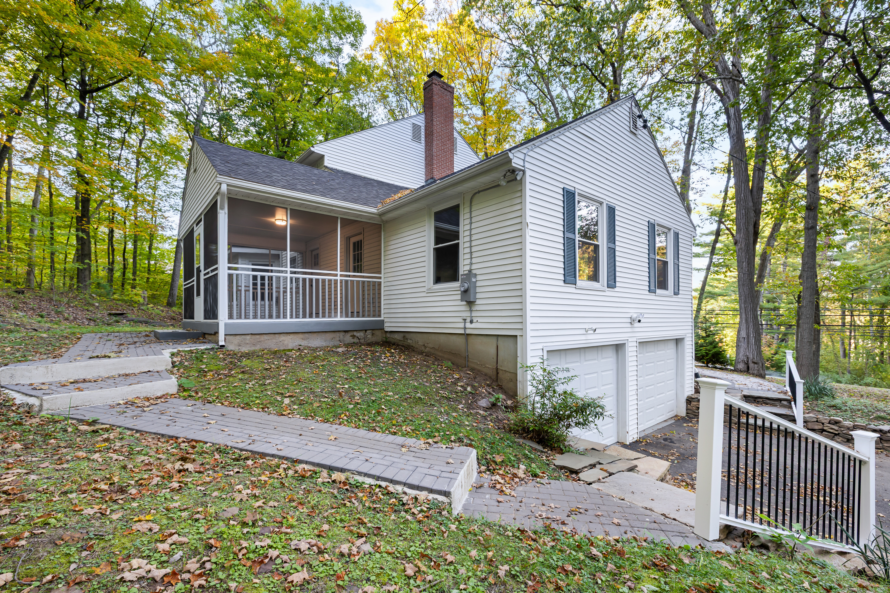 545 Simsbury Road Bloomfield, CT 06002 - Photo 37 of 39 a front view of a house with garden
