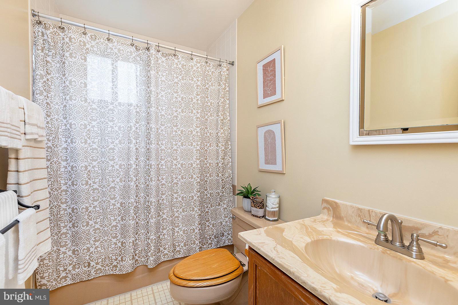 116 Forest Ridge Road Winchester, VA 22602 - Photo 19 of 73 Main level bathroom