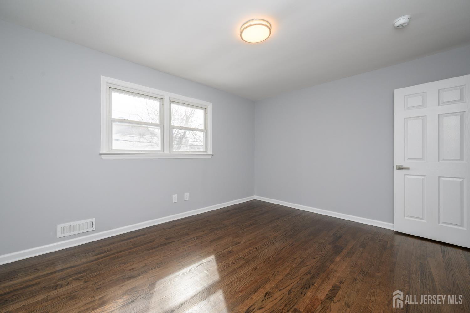 311 Chestnut Street Middlesex, NJ 08846 - Photo 17 of 29