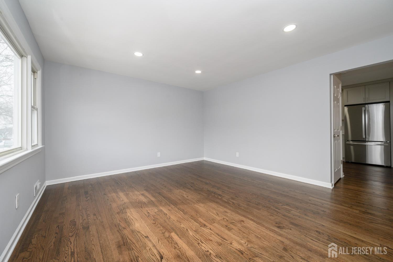 311 Chestnut Street Middlesex, NJ 08846 - Photo 4 of 29