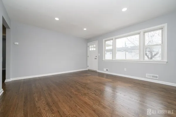 $499,000 | 311 Chestnut Street, Middlesex, NJ 08846