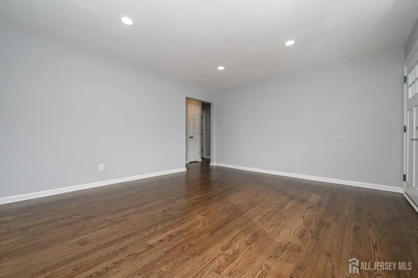 $499,000 | 311 Chestnut Street, Middlesex, NJ 08846