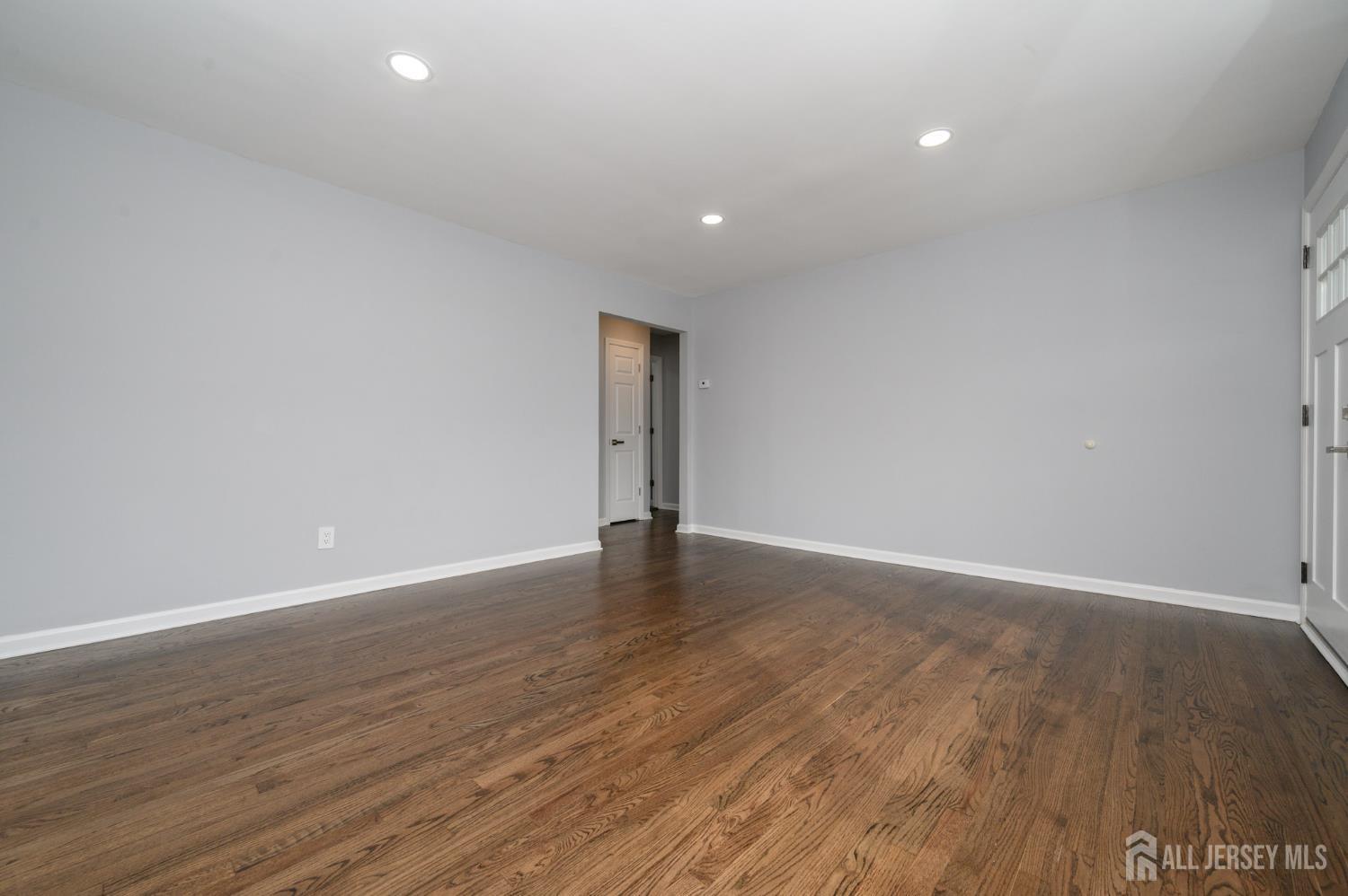 311 Chestnut Street Middlesex, NJ 08846 - Photo 7 of 29