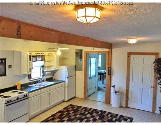 5175 Co Rte 50/1 Culloden, WV 25510 - Photo 4 of 13 Kitchen.