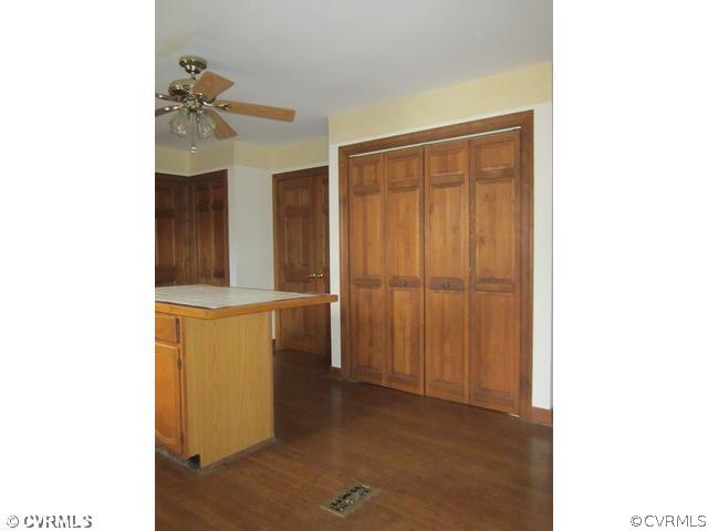 11203 Warren View Road Henrico, VA 23233 - Photo 5 of 8 Kitchen