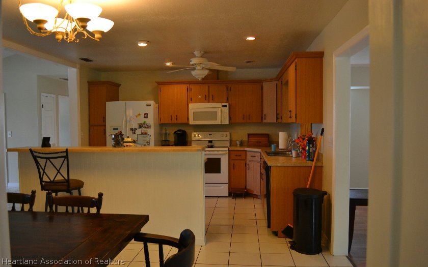 2015 Covington Road Sebring, FL 33870 - Photo 6 of 21 Gallery Image 6