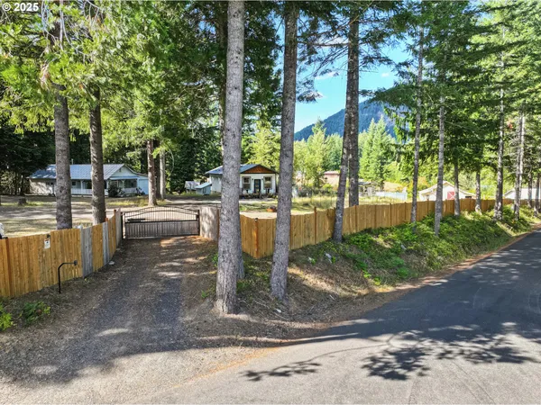 $599,000 | 11 Edgewater Drive, Carson, WA 98610